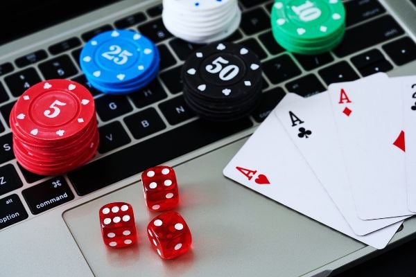 Responsible gaming reminder beside sports hub content for adults
